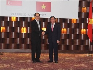 Singapore calls on its enterprises to further invest in Vietnam  - ảnh 1